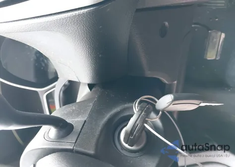 2014 Ford Focus Se z USA, uszkodzony, nr VIN 1FADP3F29EL309212